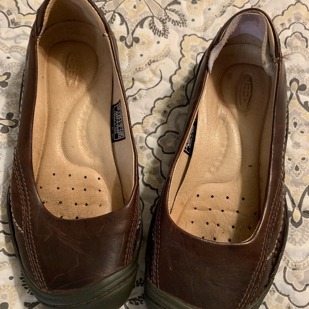 Keen brown flats